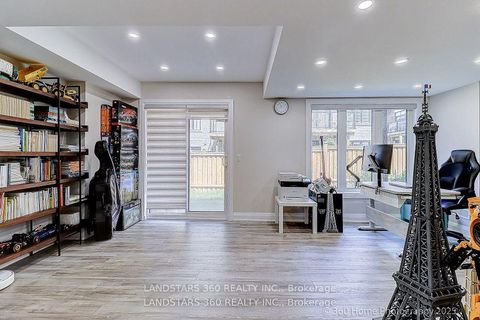 Photo 23 at 27 Duncombe Lane N, South Richvale, Richmond Hill