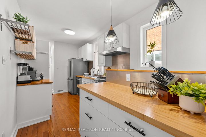 Photo 11 at 111 Fifth Street, New Toronto, Toronto