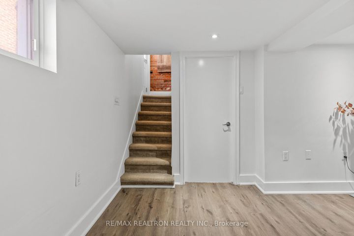 Photo 20 at 111 Fifth Street, New Toronto, Toronto