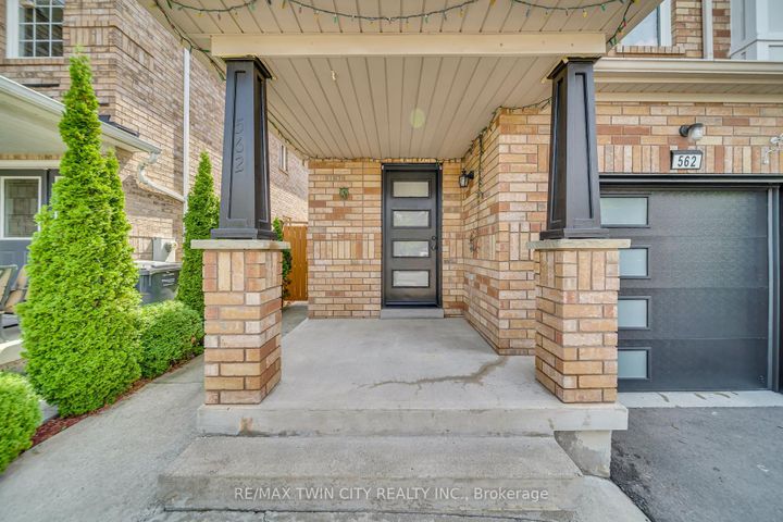 Photo 1 at 562 Orange Walk Crescent, Hurontario, Mississauga