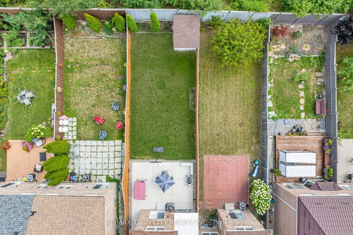 Photo 36 at 562 Orange Walk Crescent, Hurontario, Mississauga