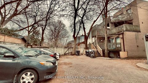 Photo 4 at 1061 Bathurst Street, Annex, Toronto