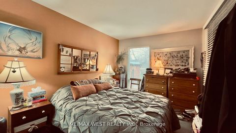 Photo 5 at 1061 Bathurst Street, Annex, Toronto