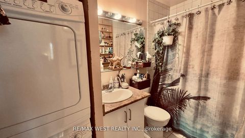 Photo 7 at 1061 Bathurst Street, Annex, Toronto