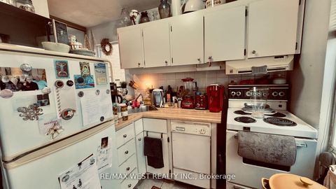 Photo 10 at 1061 Bathurst Street, Annex, Toronto