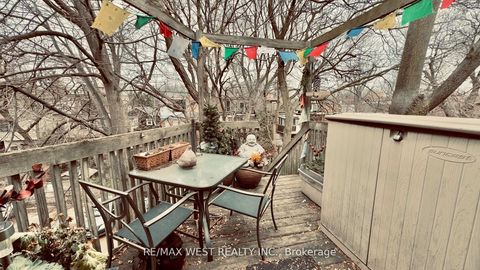 Photo 11 at 1061 Bathurst Street, Annex, Toronto