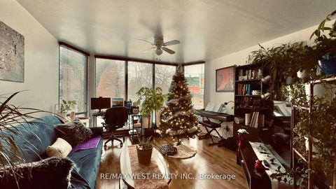 Photo 12 at 1061 Bathurst Street, Annex, Toronto