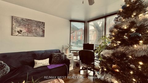 Photo 13 at 1061 Bathurst Street, Annex, Toronto