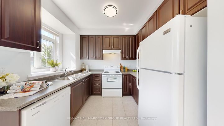 Photo 13 at 6 Roy Grove Way, Greensborough, Markham