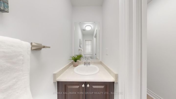 Photo 25 at 6 Roy Grove Way, Greensborough, Markham