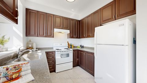 Photo 14 at 6 Roy Grove Way, Greensborough, Markham