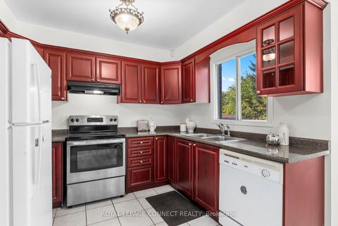 Photo 11 at 30 Chapman Drive, Central, Ajax