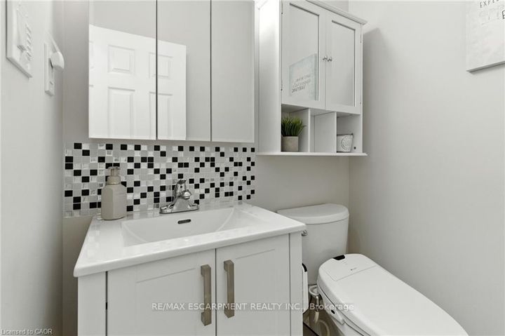 Photo 5 at 20 - 310 Southbrook Drive, Binbrook, Hamilton