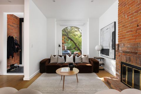 Photo 2 at 37 Gwynne Avenue, South Parkdale, Toronto