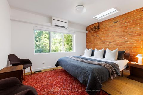 Photo 11 at 37 Gwynne Avenue, South Parkdale, Toronto