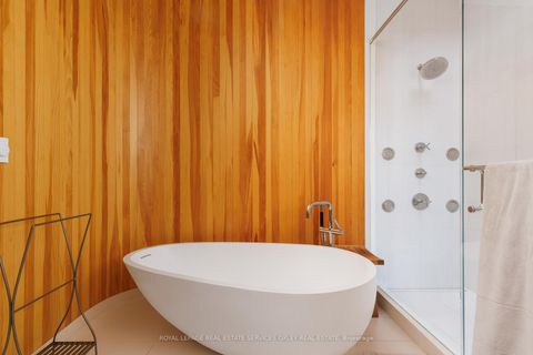 Photo 14 at 37 Gwynne Avenue, South Parkdale, Toronto