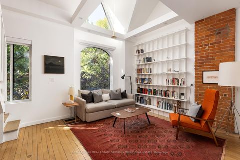 Photo 16 at 37 Gwynne Avenue, South Parkdale, Toronto