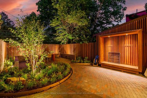 Photo 32 at 37 Gwynne Avenue, South Parkdale, Toronto