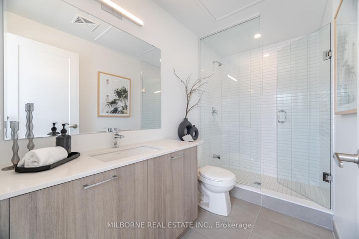 Photo 10 at 272 Ironside Drive N, GO Glenorchy, Oakville
