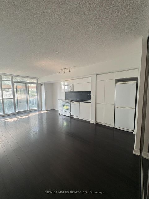 Photo 3 at 330 - 21 Iceboat Terrace, Waterfront Communities C1, Toronto