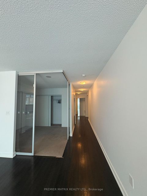 Photo 5 at 330 - 21 Iceboat Terrace, Waterfront Communities C1, Toronto