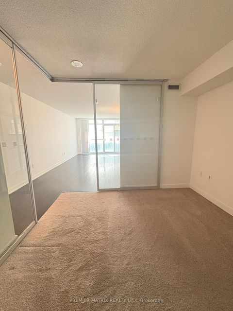 Photo 6 at 330 - 21 Iceboat Terrace, Waterfront Communities C1, Toronto