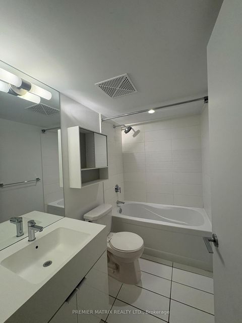 Photo 13 at 330 - 21 Iceboat Terrace, Waterfront Communities C1, Toronto