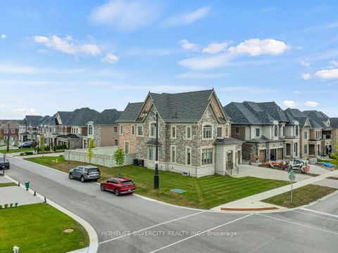 Photo 3 at 2 ENDLESS Circle, Kleinburg, Vaughan