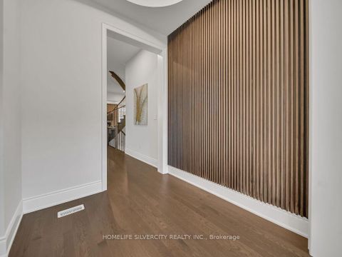 Photo 11 at 2 ENDLESS Circle, Kleinburg, Vaughan