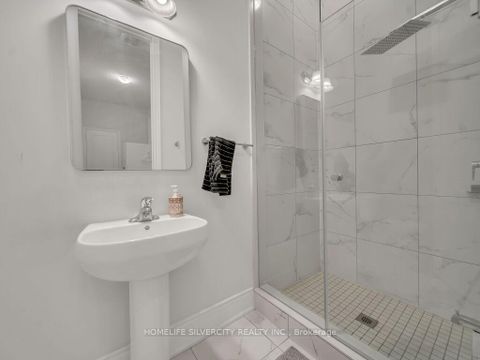 Photo 24 at 2 ENDLESS Circle, Kleinburg, Vaughan