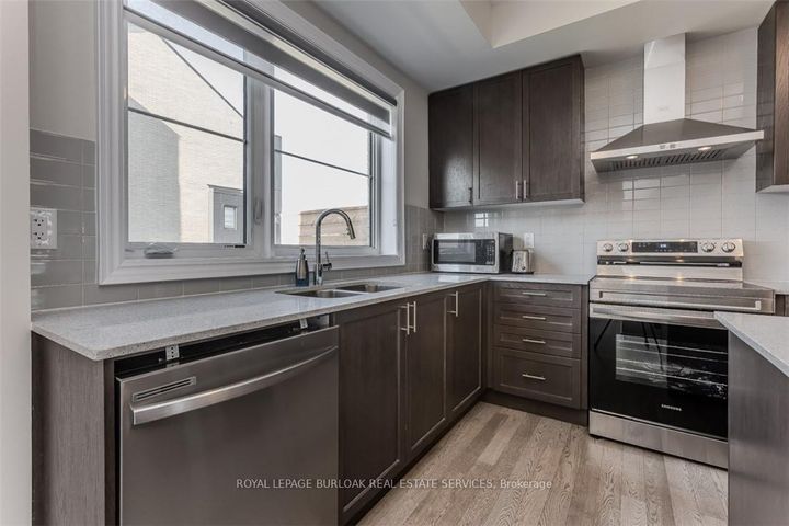 Photo 8 at 52 - 2273 Turnberry Road, Rose, Burlington