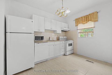 Photo 11 at 92 Bellwoods Avenue, Bellwoods, Toronto
