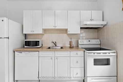 Photo 14 at 92 Bellwoods Avenue, Bellwoods, Toronto