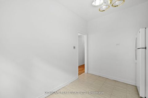 Photo 15 at 92 Bellwoods Avenue, Bellwoods, Toronto