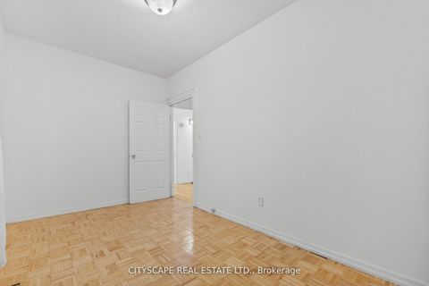 Photo 19 at 92 Bellwoods Avenue, Bellwoods, Toronto