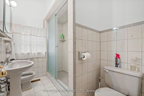 Photo 20 at 92 Bellwoods Avenue, Bellwoods, Toronto