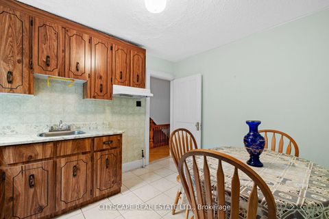 Photo 25 at 92 Bellwoods Avenue, Bellwoods, Toronto