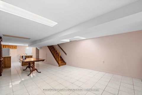 Photo 38 at 92 Bellwoods Avenue, Bellwoods, Toronto