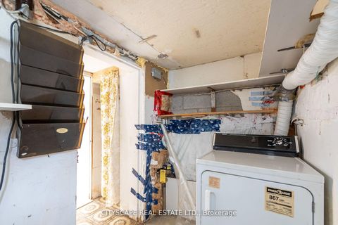 Photo 44 at 92 Bellwoods Avenue, Bellwoods, Toronto