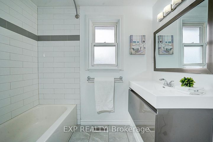Photo 30 at 11 Tullamore Road, Brampton East, Brampton