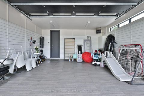 Photo 44 at 31 Overton Crescent, Don Mills, Toronto