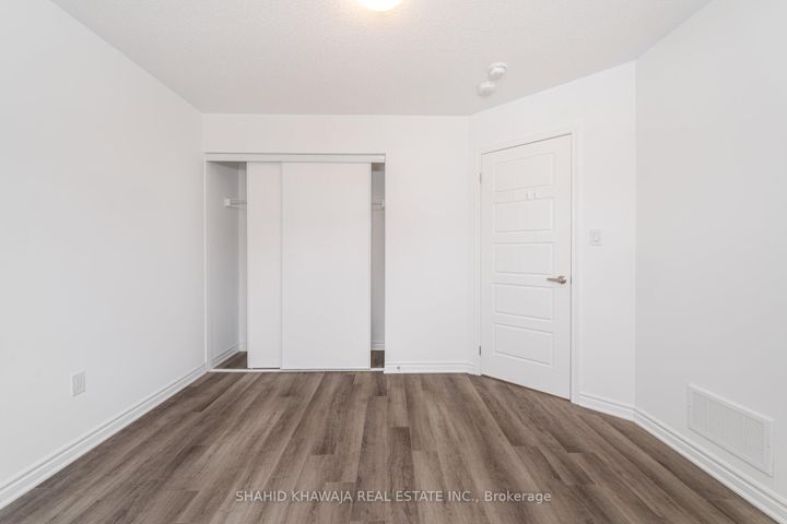 Photo 22 at 1564 Moira Crescent, BW Bowes, Milton