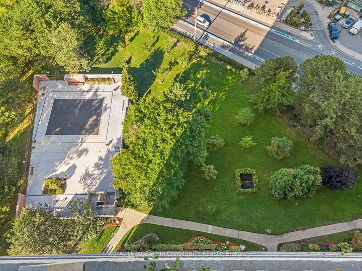 Photo 31 at 2012 - 270 Scarlett Road, Smythe, Toronto