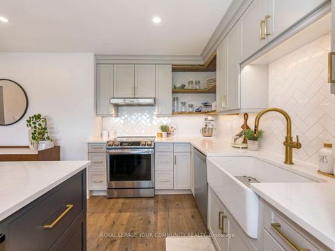 Photo 3 at 2012 - 270 Scarlett Road, Smythe, Toronto