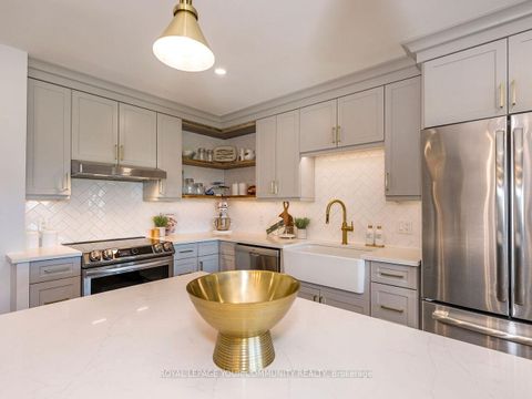 Photo 4 at 2012 - 270 Scarlett Road, Smythe, Toronto