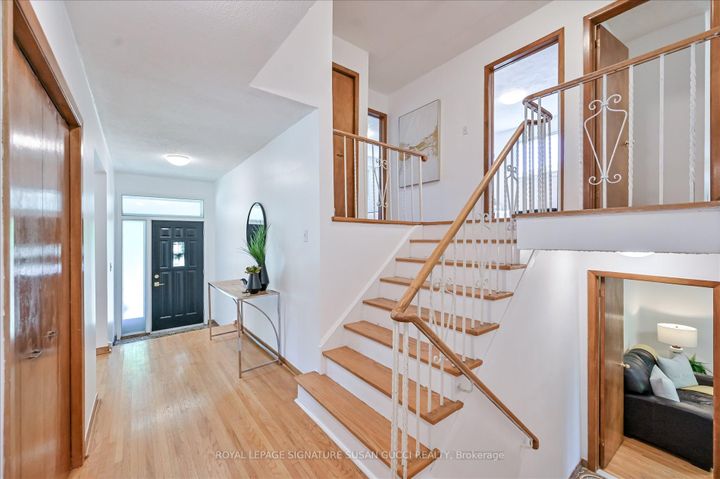 Photo 4 at 16 Munford Crescent, Parkview, Toronto