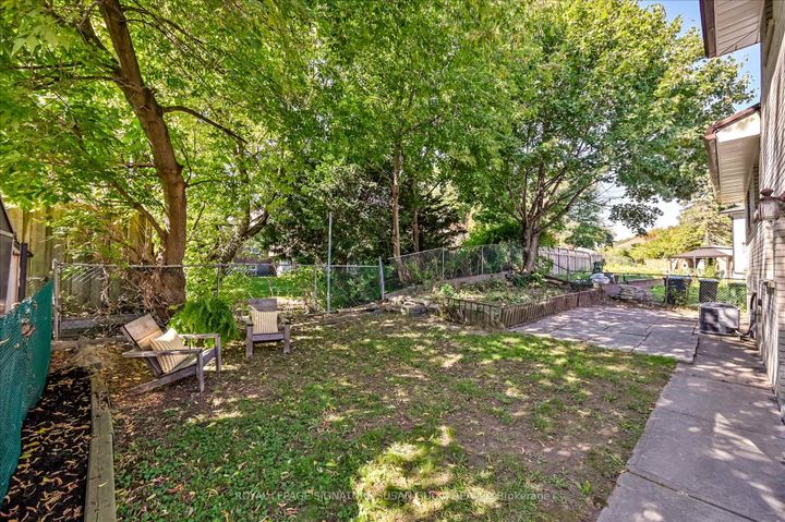 Photo 34 at 16 Munford Crescent, Parkview, Toronto
