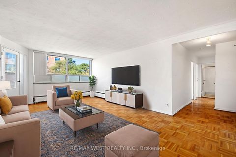 Photo 1 at 35 - 8 Kinsdale Boulevard, Queensway, Toronto