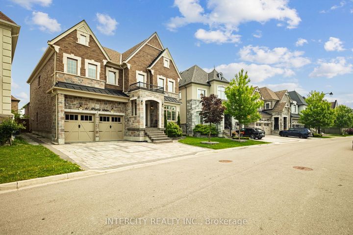 Photo 3 at 61 Degrey Drive, Bram East, Brampton