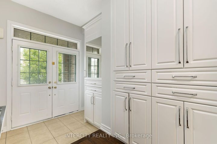 Photo 2 at 20 Vanderpool Crescent, Bram East, Brampton